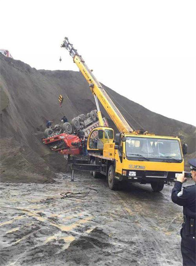 河北上犹道路救援